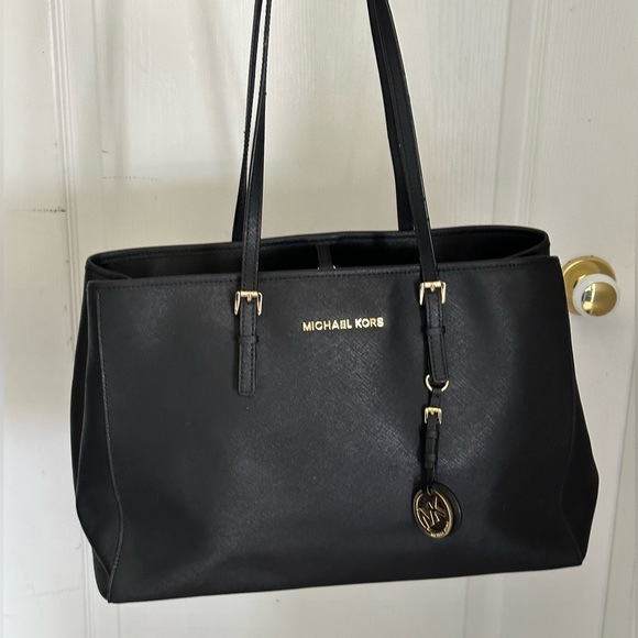 MICHAEL Michael Kors Handbags - Black Michael Kors Black Leather Jet Set Travel Tote